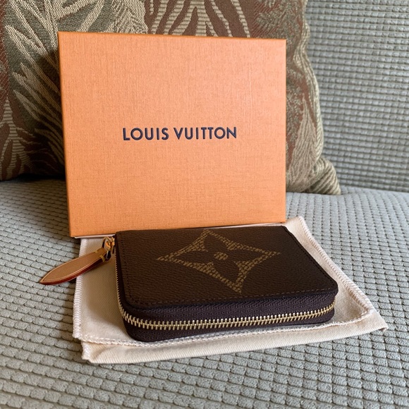 👛Louis Vuitton Giant Collection Zippy Coin 👛 - Picture 3 of 7